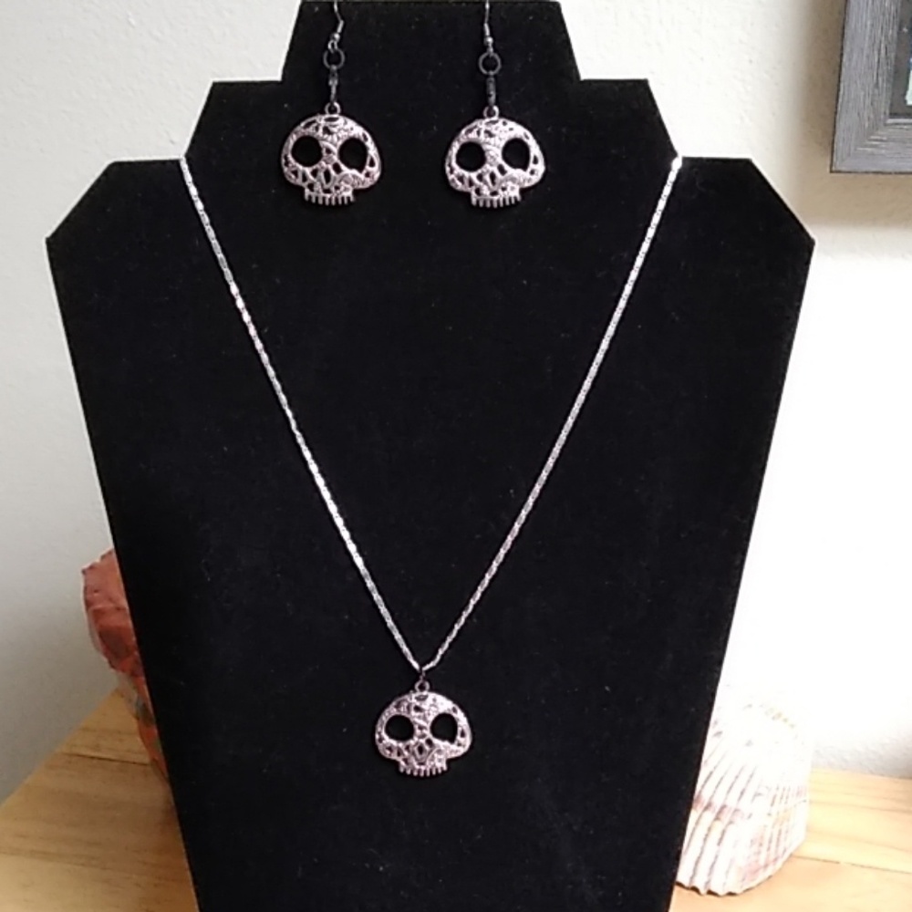 Skull Necklace & Earrings